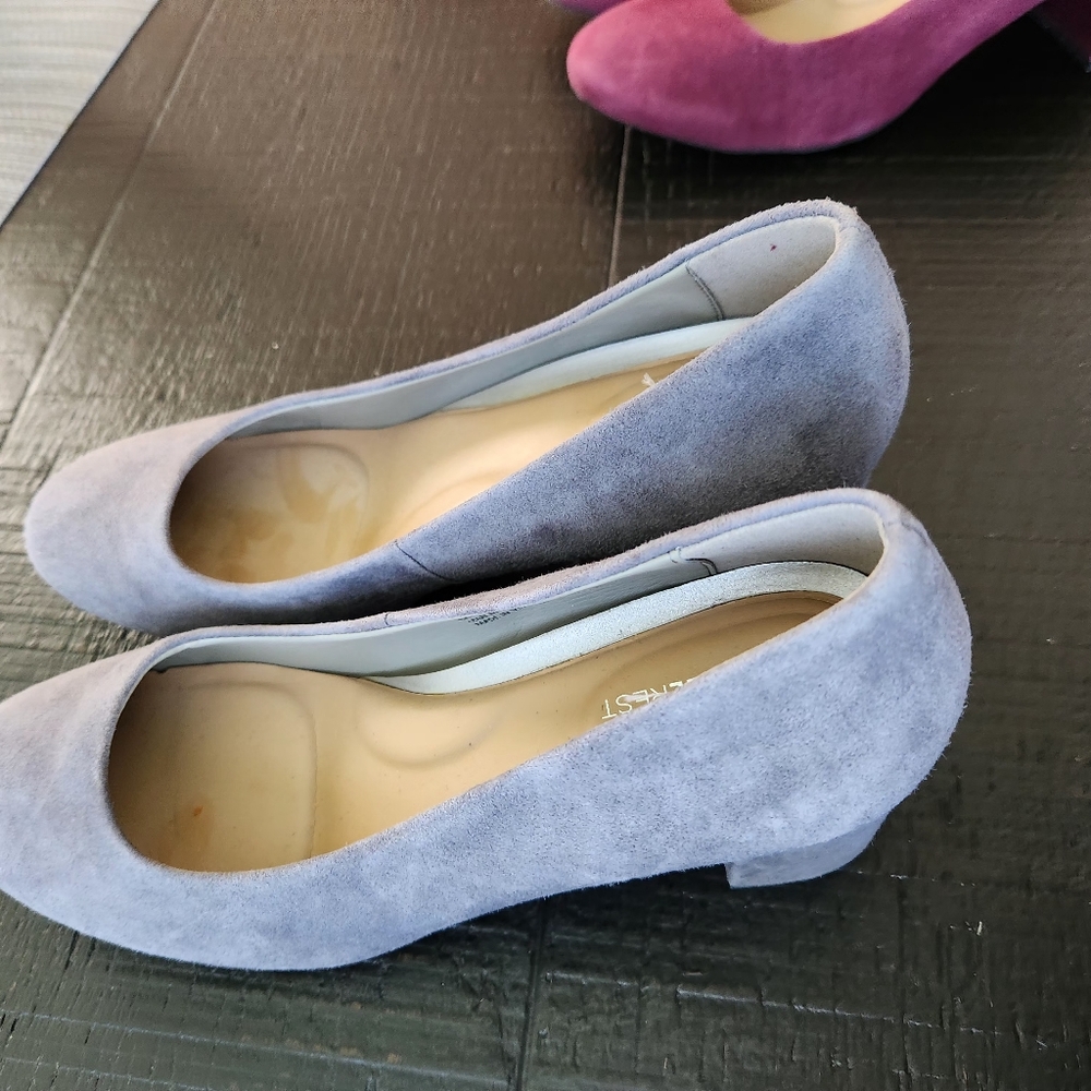 Gray, suede pumps, Aerosoles size 7W